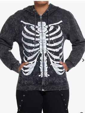 Hot Topic Rib Cage Washed Hoodie Size XL